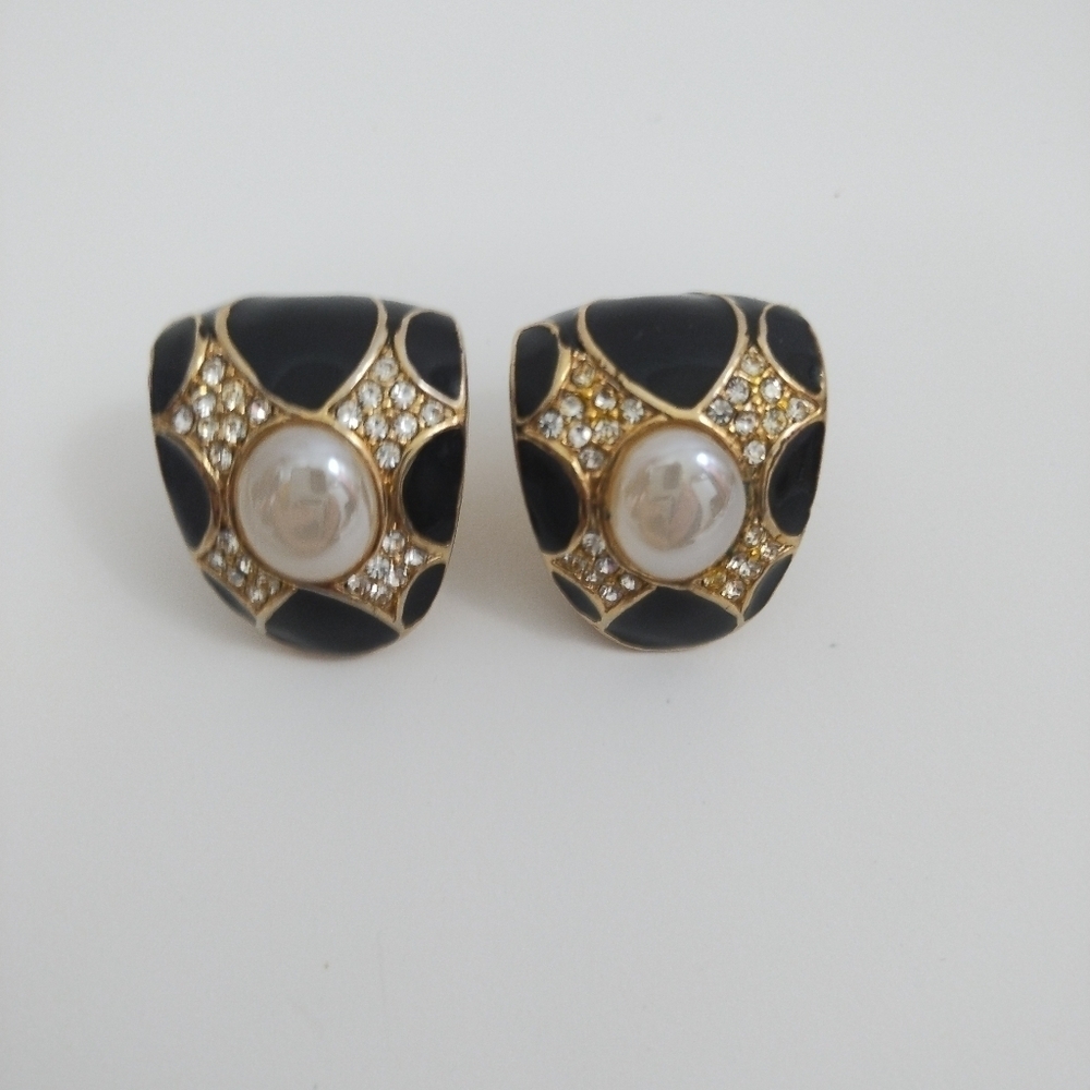 Vintage Jill Bari Enamel Pearl and Rhinestone Clip On Earrings Old Money